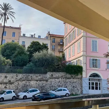 Proche Et Gare Daire Cannes